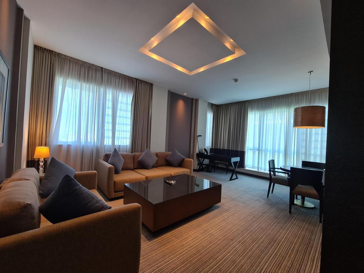 Four Points By Sheraton Al Ain Exterior foto A suite at the hotel