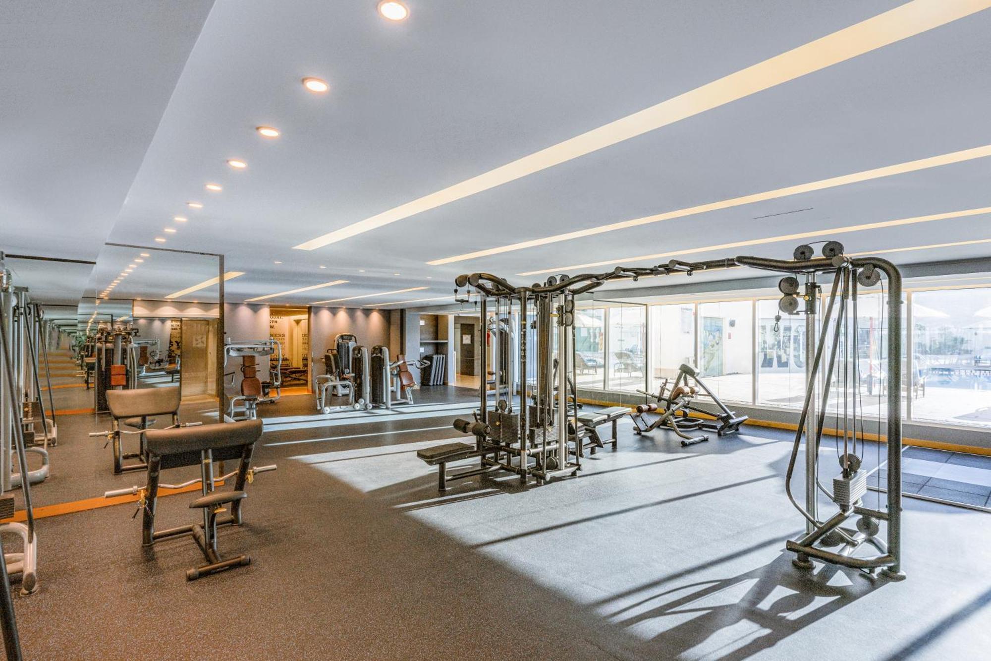 Four Points By Sheraton Al Ain Exterior foto The gym at the hotel