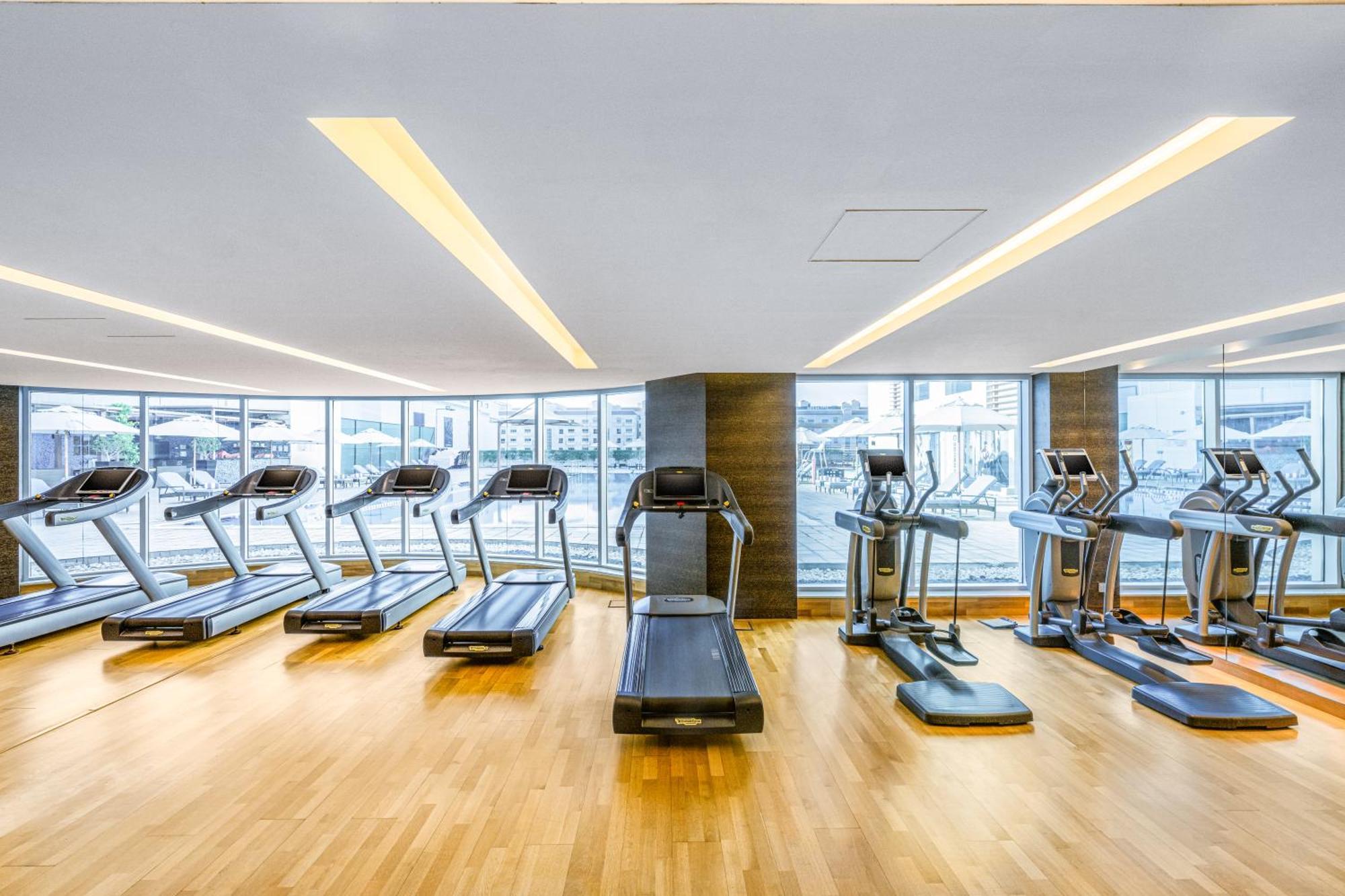 Four Points By Sheraton Al Ain Exterior foto The gym at the hotel