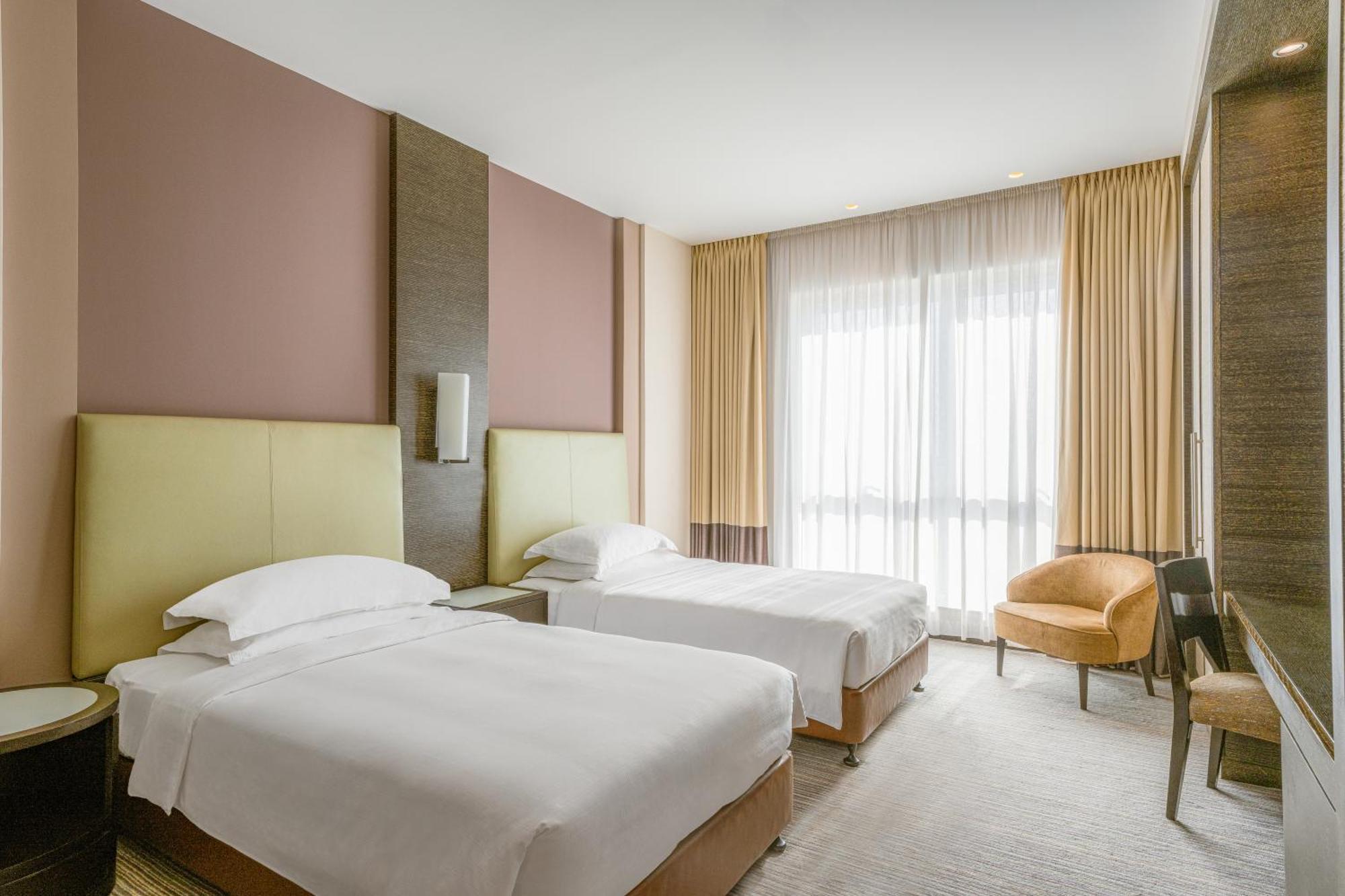 Four Points By Sheraton Al Ain Exterior foto Deluxe room