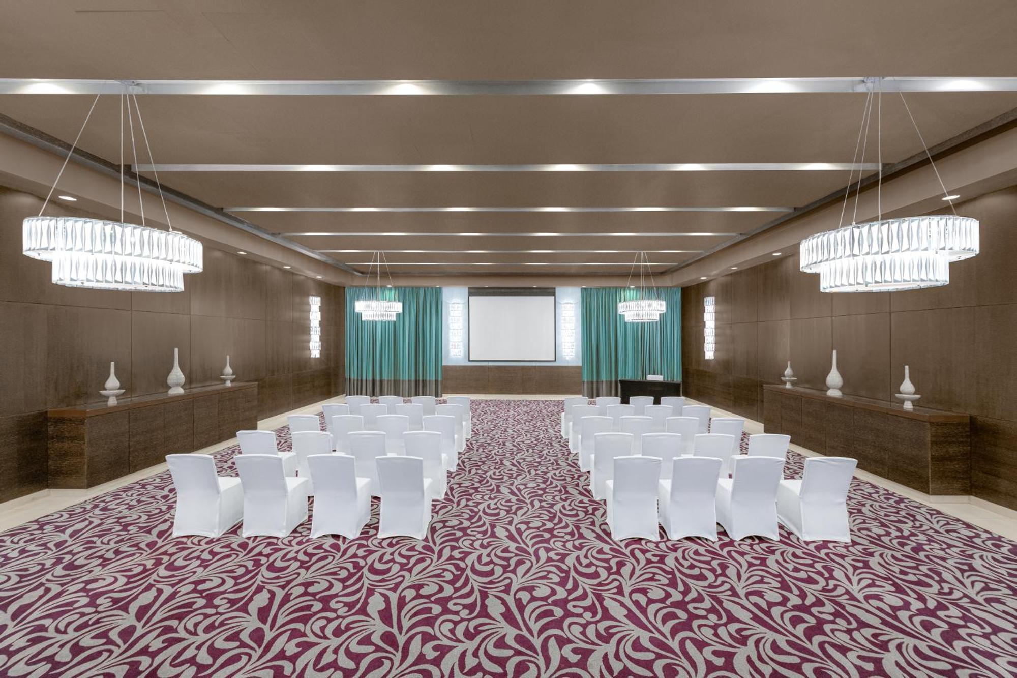 Four Points By Sheraton Al Ain Exterior foto The ballroom