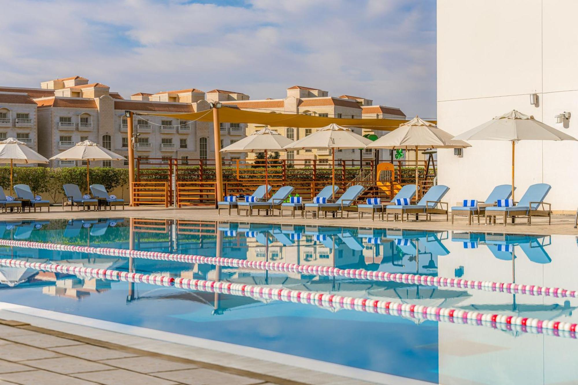 Four Points By Sheraton Al Ain Exterior foto The pool at the Athens Olympic Aquatic Centre